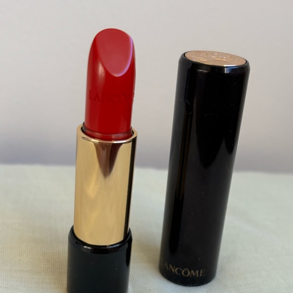 Lipstick - Lancôme L'absolu Rouge Cream Classic Red Lipstick💄in 132 Caprise. - Picture 5 of 14